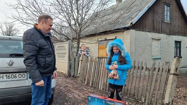 Mikuláš rozdával radost dětem na Ukrajině.