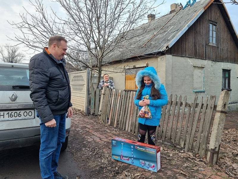 Mikuláš rozdával radost dětem na Ukrajině.