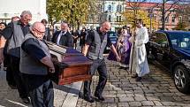 Romský pohřeb Josefa Facuny, 21. října v Ostravě.