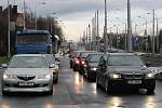 Situace na Plzeňské ulici v Ostravě je pro řidiče složitá