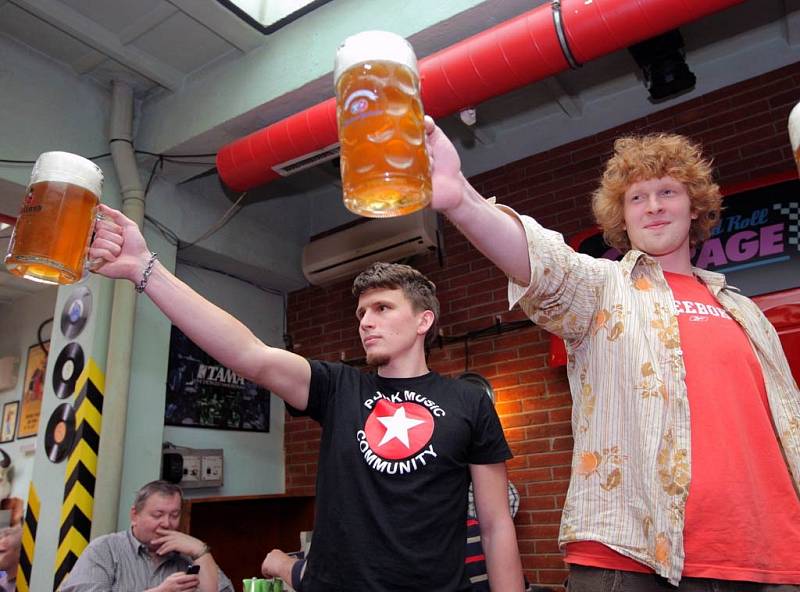 Na pivním festivalu v klubu Garage v Ostravě-Martinově si přišli na své i fajnšmejkři