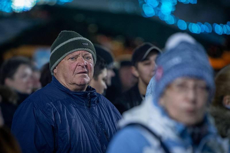 Česko zpívá koledy na Masarykově náměstí, 11. prosince 2019 v Ostravě.