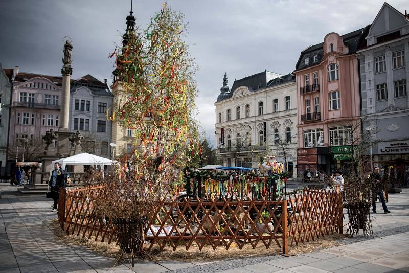 Velikonoční jarmark na Masarykově náměstí v Ostravě.