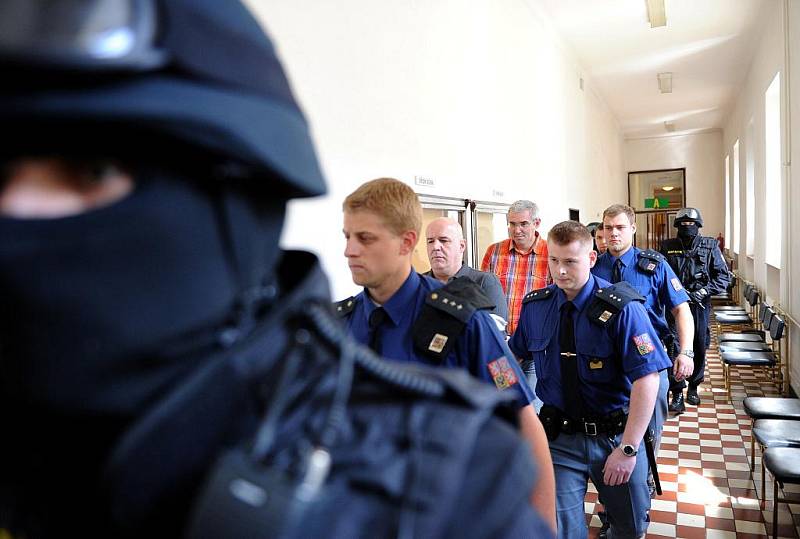Rozsudek nad členy mezinárodního drogového gangu vyhlásil ve čtvrtek Krajský soud v Ostravě za mimořádných bezpečnostních opatření.