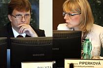 Lumír Palyza a Simona Piperková při jednání květnového zastupitelstva v Ostravě.
