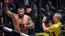 MMA Octagon 11 v Ostravar aréně, 16. března 2019 v Ostravě. Na snímku (v červeném) Karlos Vémola proti Pawel Brandýs.