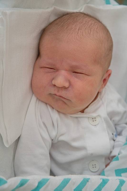 Mikuláš Renta, Karviná, narozen 16. července 2022 v Karviné, míra 49 cm, váha 4010 g. Foto. Marek Běhan