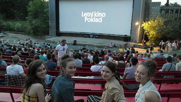 Letní kino Amfi/Poklad v Ostravě-Porubě filmovou sezonu zahájilo po dlouhých dvaadvaceti letech.