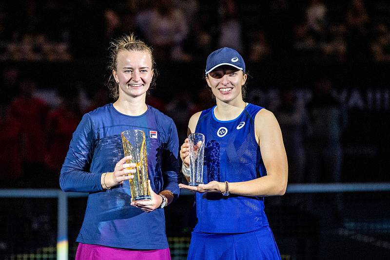 Tenisový turnaj žen WTA Agel Open 2022, 9. října 2022, Ostrava. Iga Swiatek z Polska - Barbora Krejčíková (ČR).