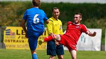 Fotbalisté Vítkovic (v modrém) porazili juniorku Baníku Ostrava.