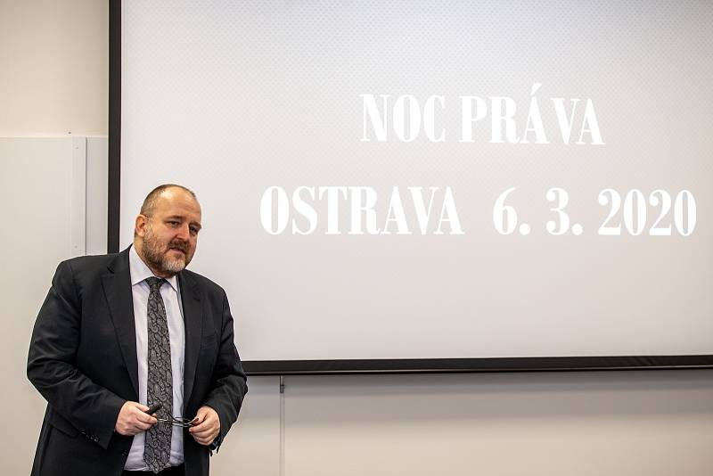 Tisková konference k události Noc Práva, 22. ledna 2020 v Ostravě. Petr Kausta.