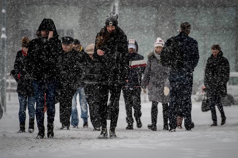 Ostravu zasáhlo 8. 1. 2018 sněžení.