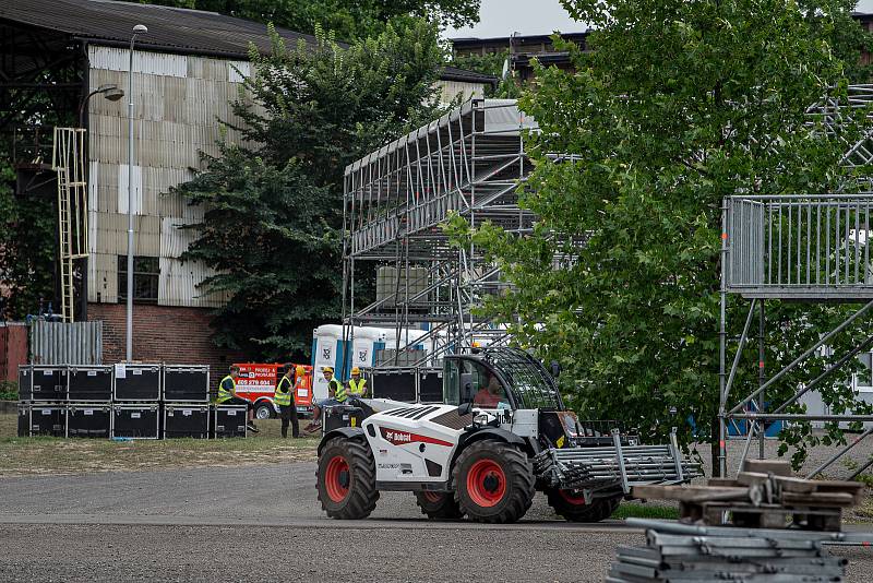 Příprava areálu na festival Colours of Ostrava 2022, 9. července 2022 v Ostravě.