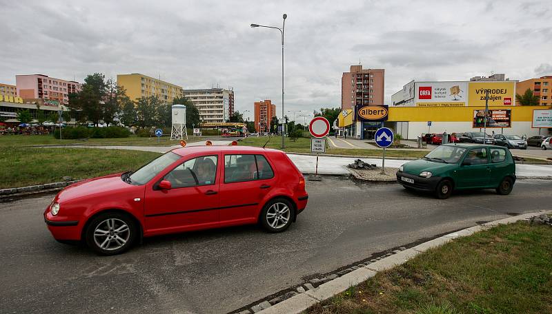 Dopravní omezení v Porubě u Duhy. Ilustrační foto.