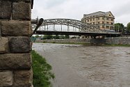 Rozvodněná řeka Ostravice v Ostravě, 23. května 2019.