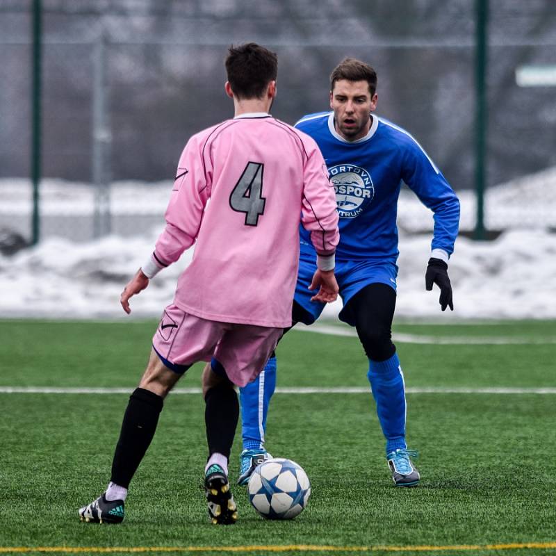 Bohumín (v modrém) na turnaji ve Vratimově porazil divizní Havířov 3:2.