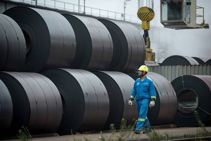 Podnik ArcelorMittal Ostrava, 19. října 2018 v Ostravě. Na snímku provoz Minihuť, ocelárna. Hotové role, svitky.