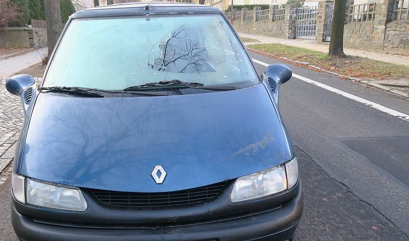 Policisté při svých kontrolách narážejí i na řidiče, kteří jsou schopni usednout i do takových vozidel.