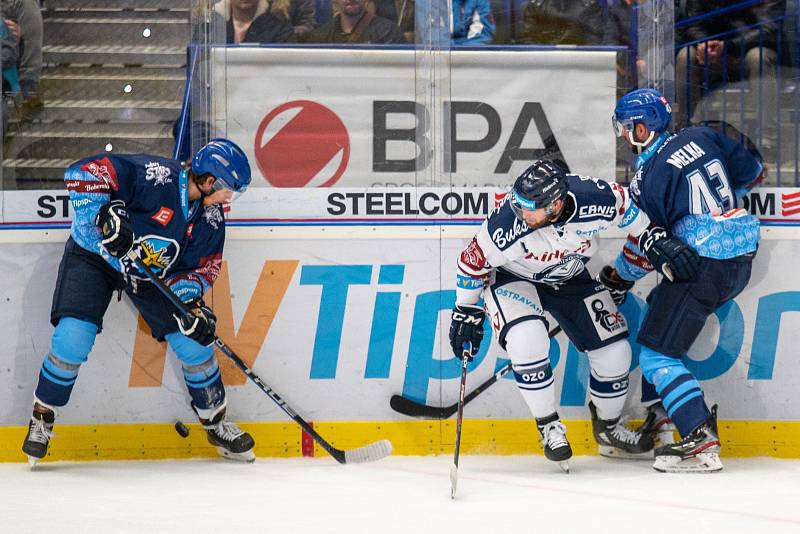 Utkání 17. kola hokejové extraligy: HC Vítkovice Ridera - Rytíři Kladno, 3. listopadu 2019 v Ostravě. Na snímku zleva Petr Šidlík, Antonín Melka.