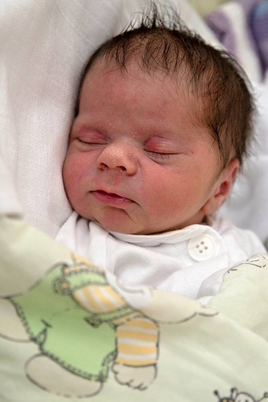 Michaela Havlinová, Karviná-Ráj, narozena 8. června 2021 v Karviné, míra 47 cm, váha 2760 g.