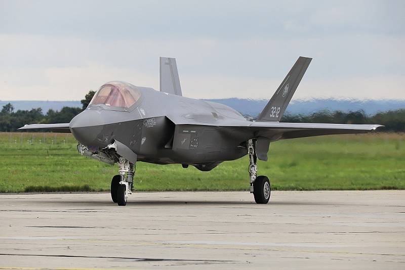 Na letišti v Mošnově přistál 17. září 2021 odpoledne letoun F-35 Lightning II, prvního letadlo páté generace, který přiletěl na víkendové Dny NATO.