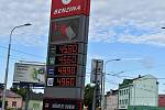 Ostrava, pumpa Benzina, cena 1. června.