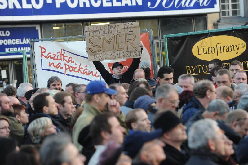 Svůj nesouhlasný názor se současnou politikou přišli vyjádřit i lidé v Ostravě.