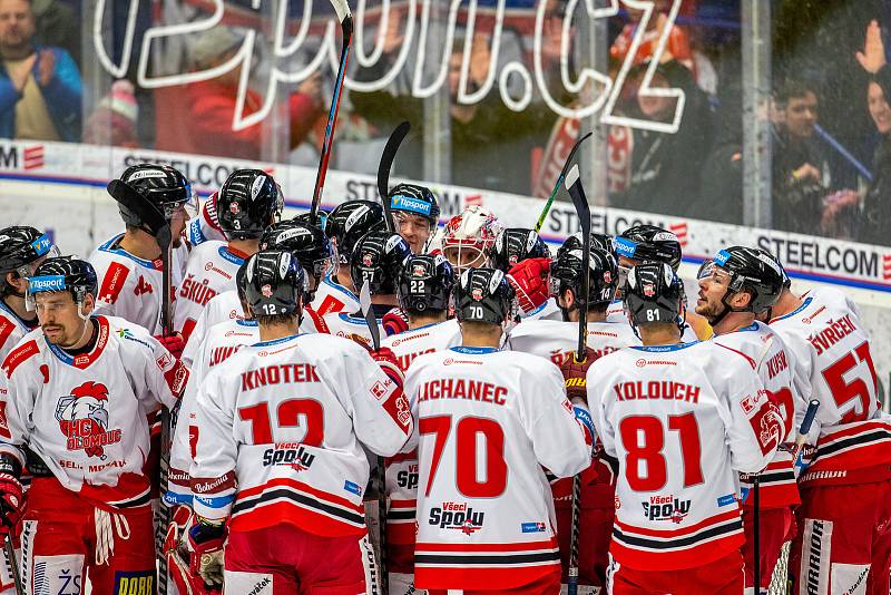 Utkání předkola play off hokejové extraligy - 2. zápas: HC Vítkovice Ridera - HC Olomouc. Brankář Olomouce Branislav Konrád.