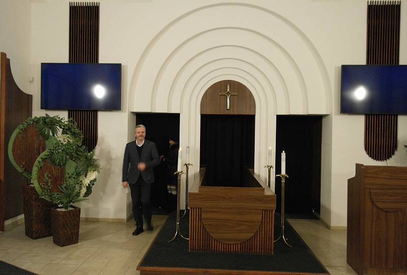 Konec. V pátek 21. ledna 2022 byl v obřadní síni hřbitova v Ostravě-Vítkovicích uskutečněn poslední obřad. Po něm už jen malá vzpomínka na tuto stavbu, která ukončila provoz a čeká ji zbourání.