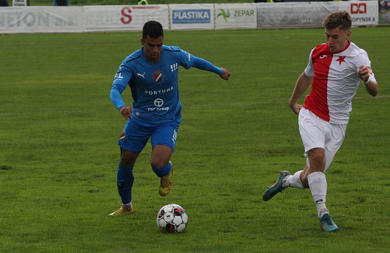 MOL Cup, 2. kolo, SK HS Kroměříž (červenobílé dresy) - FC Baník Ostrava, 21. září 2022.