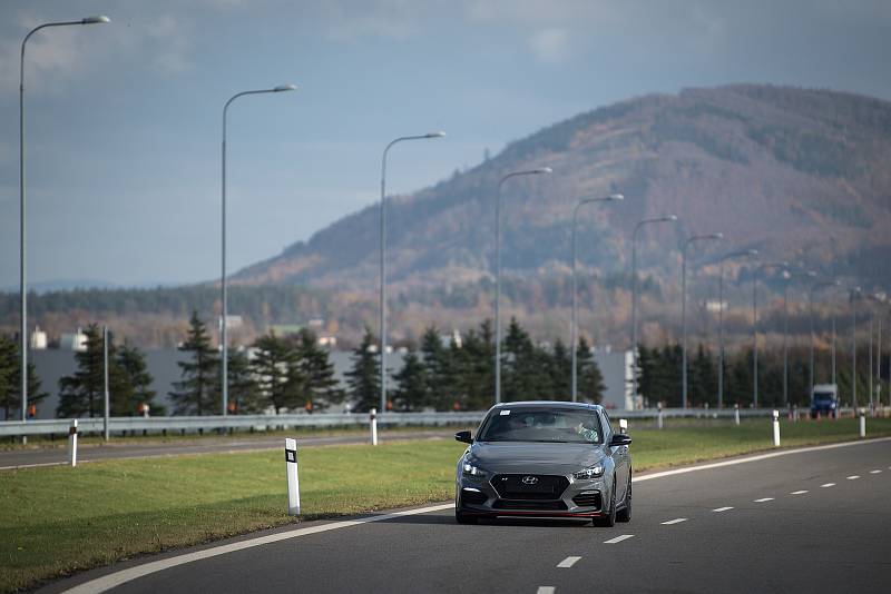 Oslavy 10. výročí zahájení sériové výroby automobilky Hyundai, 2. listopadu 2018 v Nošovicích. Na snímku Hyundai i30 Fastback N.