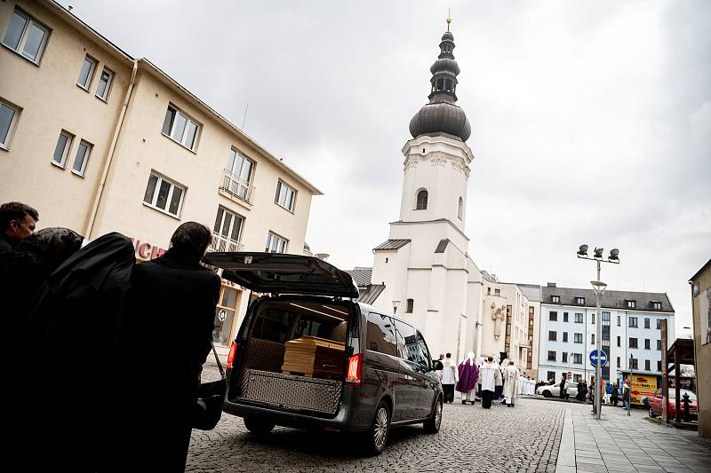 Zádušní mše se zemřelým Františkem Václavem Lobkowiczem v katedrále Božského Spasitele v Ostravě proběhla 26. února 2022.