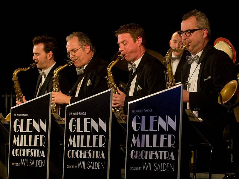 Glenn Miller Orchestra.