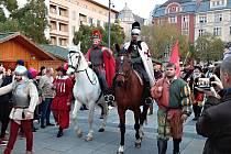 Do centra Ostravy dorazil v pátek odpoledne sv. Martin na bílém koni, listopad 2022.