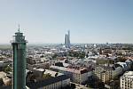 Takto by se měla Ostrava Tower (ostravská věž) tyčit nad krajskou metropolí. Mrakodrap má být s 230 metry nejvyšší stavbou v zemi. Oproti původním návrhům se má ale o osm metrů sníží a bude jej tvořit pouze jedna budova.