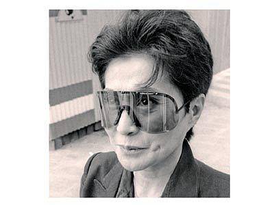 Yoko Ono zachycena objektivem Wolfganga Trägera.