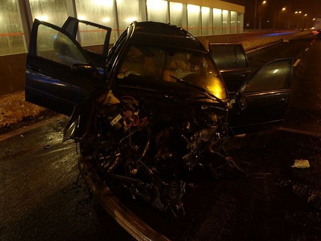 Dne 6. dubna,  byla po druhé hodině ranní oznámena havárie vozu BMW, který měl řídit dvacetipětiletý muž po ulici Opavské v Ostravě. Pravděpodobně v důsledku nesprávného způsobu jízdy a nepřizpůsobení rychlosti došlo pak k nehodě vozu v prostoru mostů.