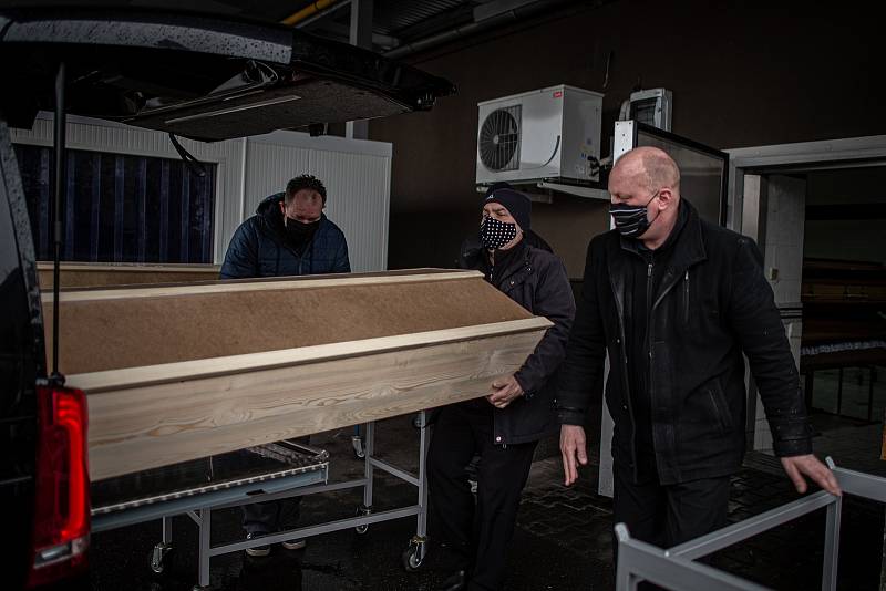 V Česku už pět let platí nový zákon o pohřebnictví, který měl přinést vyšší nároky na profesionalitu a etické chování