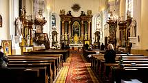 Mše svatá na Velikonoční pondělí v Římskokatolické farnosti Stará Bělá. 5. dubna 2021.