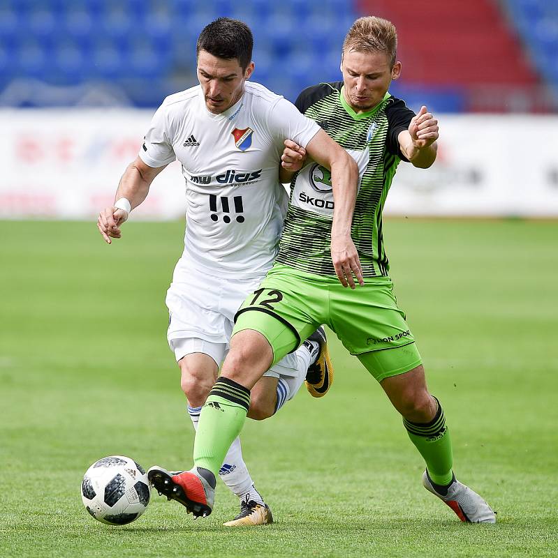 Nadstavba první fotbalové ligy, kvalifikační utkání o Evropskou ligu: FC Baník Ostrava - FK Mladá Boleslav, 1. června 2019 v Ostravě. Na snímku (zleva) Robert Hrubý a Michal Hubínek.