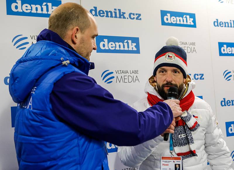 Olympijský festival u Ostravar Arény, neděle 18. února 2018 v Ostravě. Primátor Ostravy Tomáš Macura navštívil stánek Deníku