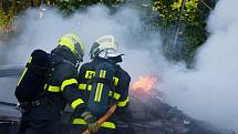 Požár vozidla, zásah hasičů, Ostrava, 12. června 2022.