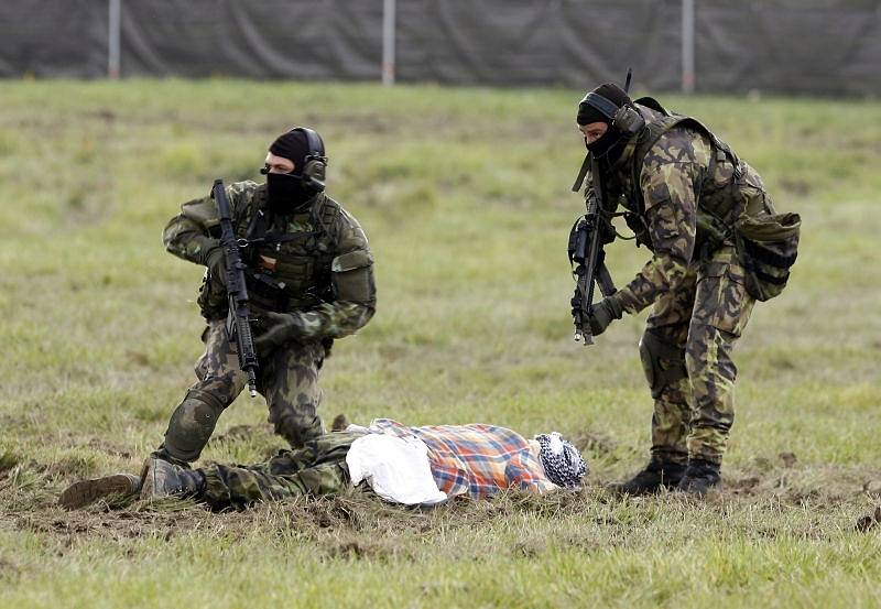 Dny NATO na letišti Leoše Janáčka v Mošnově.