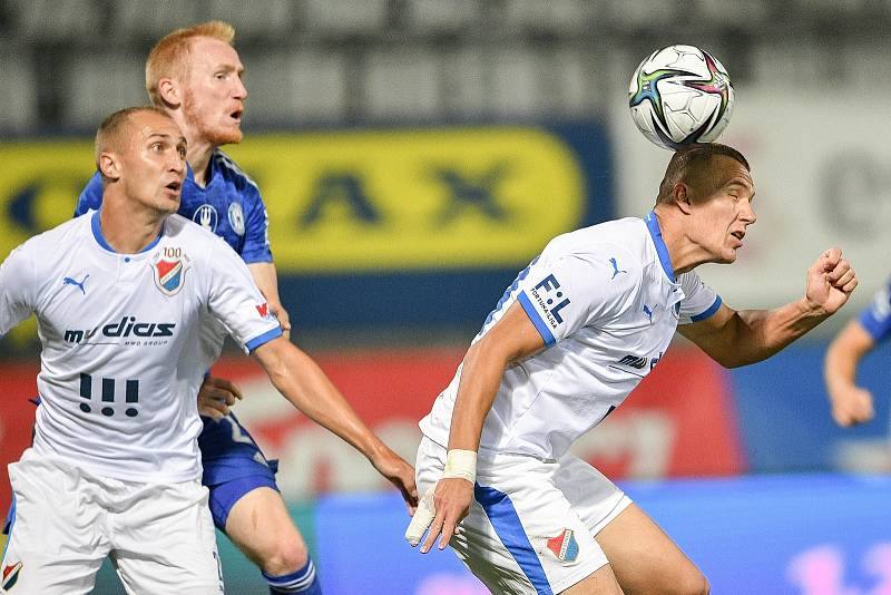 Utkání 8. kola první fotbalové ligy: SK Sigma Olomouc - FC Baník Ostrava 17. září 2021 v Olomouci. (vpravo) Ladislav Almási z Ostravy.