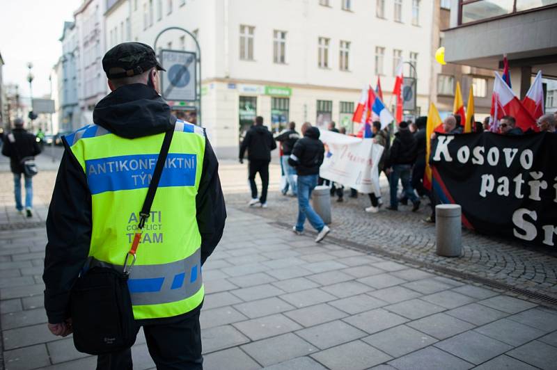 Demonstrace Dělnické mládeže v centru Ostravy. 