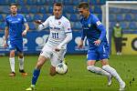 Fotbalisté Baníku Ostrava vyhráli po 11 letech v Liberci. Zvítězili tam 2:0. Na snímku v bílém záložník Baníku Filip Kaloč.