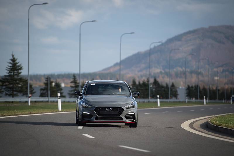 Oslavy 10. výročí zahájení sériové výroby automobilky Hyundai, 2. listopadu 2018 v Nošovicích. Na snímku Hyundai i30 Fastback N.