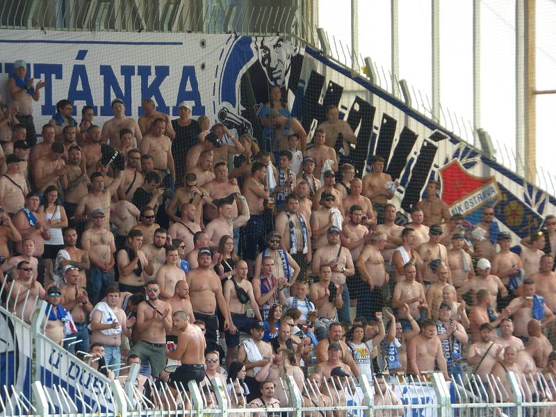 Fanoušci Baníku Ostrava v Jablonci (1. kolo ligy, 24. 7. 2021).