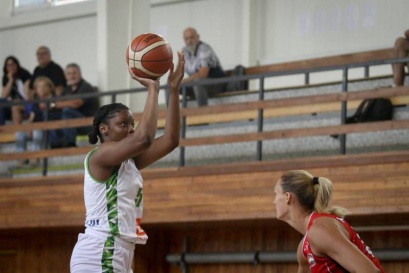 Basketbalový turnaj žen Memoriál Jiřího Jurdy: SBŠ Ostrava - Sokol Hradec Králové, 6. září 2019 v Ostravě.