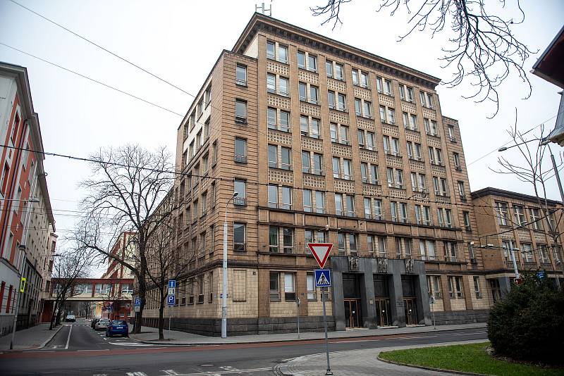 Budova Ekonomické fakulty Vysoké školy báňské - Technické univerzity Ostrava v centru města.